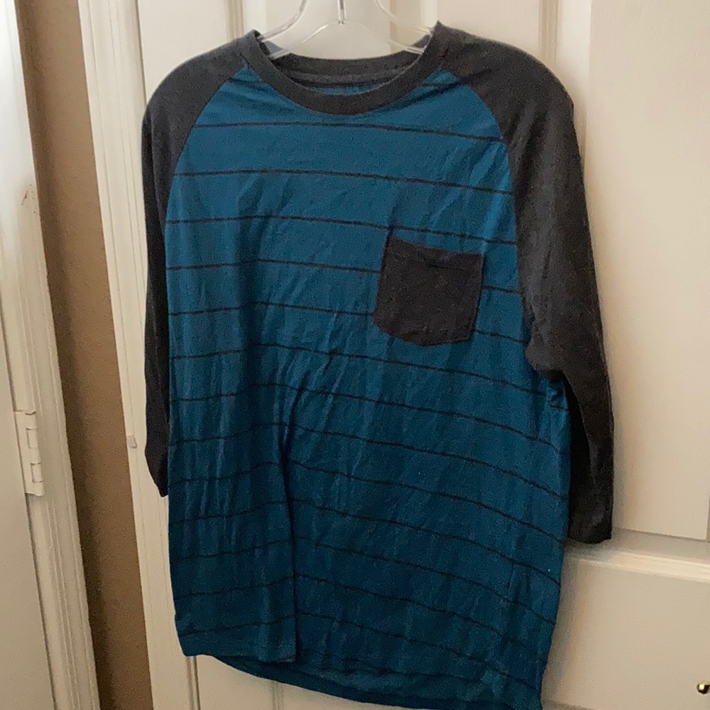 FINAL MARKDOWN Men’s retrofit tee large